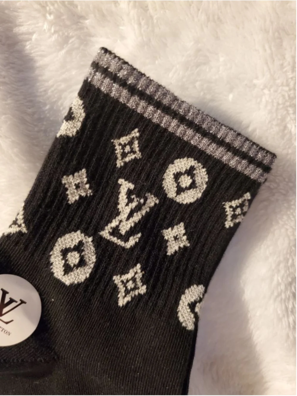 🧦Add shimmer to your step!✨ Black and Silver socks Women’s 7–9.